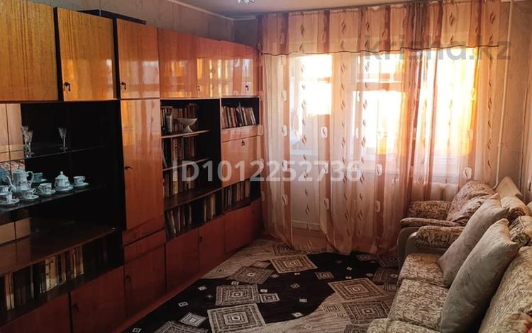 3-комнатная квартира · 62 м² · 3/5 этаж, Ленинградская ул. 69 за 8.5 млн ₸ в Шахтинске — фото 2