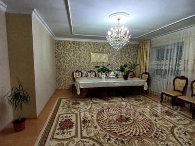 Аренда квартир в Атырауской обл.: 3-комнатная квартира · 112 м² · 4/5 этаж · помесячно, мкр Центральный, Махамбета 116г 116г — Отбасы банк рядом, снизу на первом этаже халык банк за 290 000 〒 3-комнатная квартира · 112 м² · 4/5 этаж · помесячно, мкр Центральный, Махамбета 116г 116г — Отбасы банк рядом, снизу на первом этаже халык банк за 290 000 〒 в Атырау