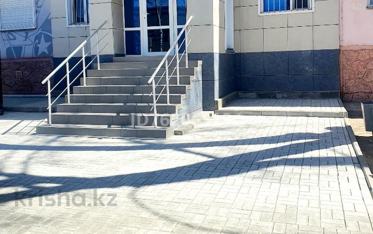 Еркін, кеңселер, дүкендер мен бутиктер, сұлулық салондары, медорталықтар мен дәріханалар, білім орталықтары, ойын-сауық · 90 м², бағасы: 60 млн ₸ в Павлодаре — фото 3