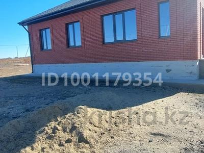 Жеке үй · 4 бөлме · 110 м² · 10 сот., Бірлік 415 415 — Возле келбет, бағасы: 25 млн ₸ в Актобе, жилой массив Жанаконыс
