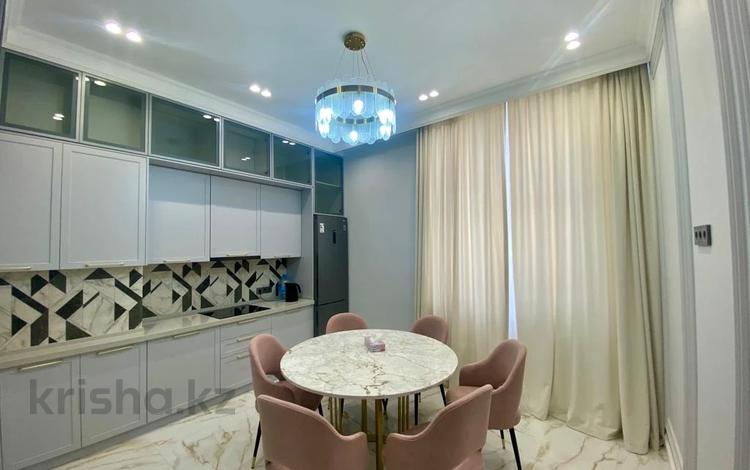 3-бөлмелі пәтер · 150 м² · 9/10 қабат, Кенесары хана 54/1-45, бағасы: 110 млн ₸ в Алматы, Бостандыкский р-н — фото 2