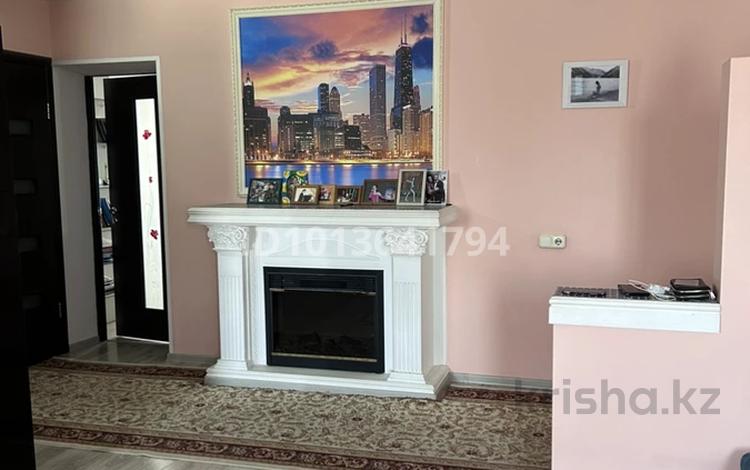 3-бөлмелі пәтер · 86.7 м² · 3/8 қабат, Алтайская 18/1, бағасы: 9.3 млн ₸ в Омске — фото 2