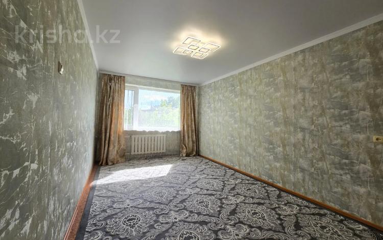 3-комнатная квартира · 61.5 м² · 5/5 этаж, 6 мкр. за 10.5 млн ₸ в Темиртау — фото 2