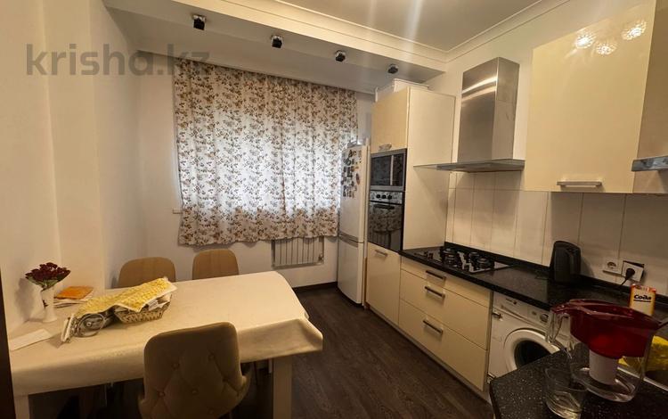 2-бөлмелі пәтер · 52 м² · 2/5 қабат, Алмагүл ш/а. 28, бағасы: 48 млн ₸ в Алматы, Бостандыкский р-н — фото 2