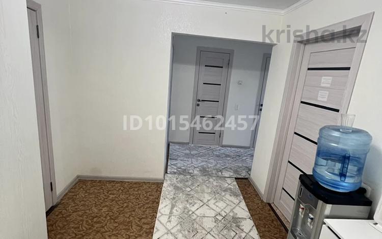 3-бөлмелі пәтер · 71 м² · 4/5 қабат, 9 микрорайон 5 — момышулы-амангелди, бағасы: 21.5 млн ₸ в Темиртау — фото 2