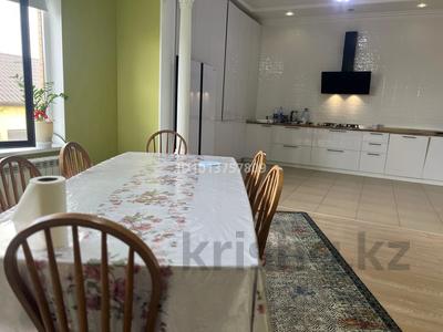 Отдельный дом · 9 комнат · 520 м² · 8 сот., мкр Балауса, Шерхан Муртаза 154а за 200 млн ₸ в Атырау