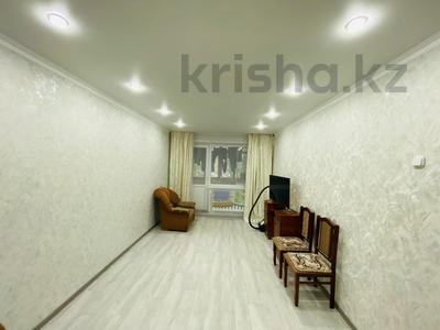 2-комнатная квартира · 45 м² · 2/5 этаж, Майкудук, 16й микрорайон 21 за 11.5 млн ₸ в Караганде, Алихана Бокейханова р-н