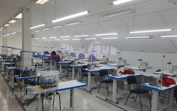 Швейное производство в арендуемом помещении, 488.5 м² за 14 млн 〒 в Алматы, Алатауский р-н — фото 2