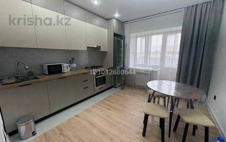 1-комнатная квартира · 47 м² · 4/9 этаж, мкр. Алтын орда 54а за 200 000 ₸ в Актобе — фото 2