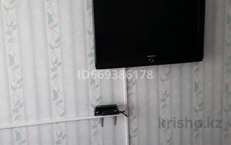 1-комнатная квартира · 45 м² · 2/5 этаж, 4-й микрорайон 7 — С.Датова за 8 000 ₸ в Уральске — фото 3