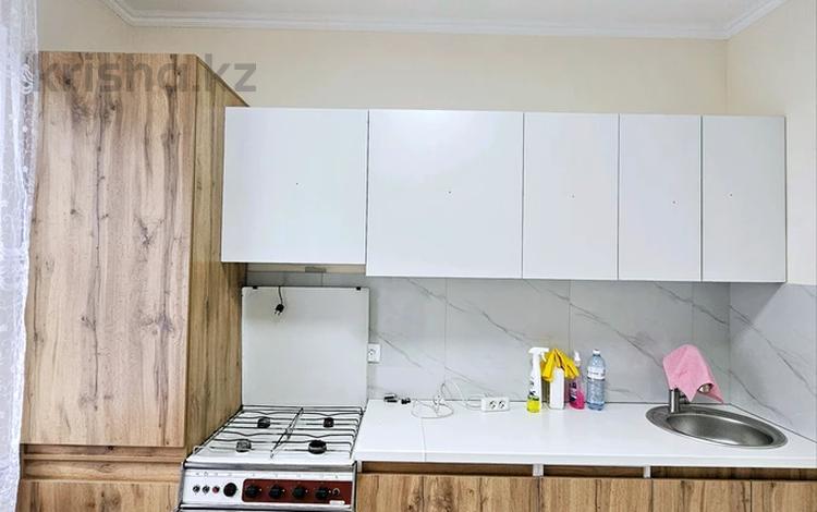 1-комнатная квартира · 40 м² · 3/6 этаж, мкр Кокжиек за 170 000 ₸ в Алматы, Жетысуский р-н — фото 5