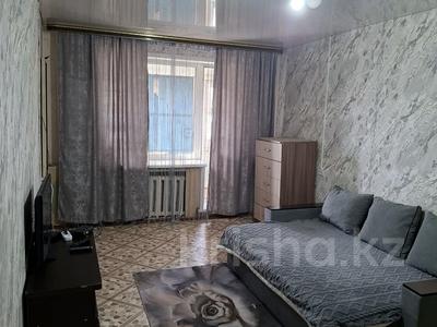 1-бөлмелі пәтер · 37 м² · 1/5 қабат, Курманова 27 — Лука Белаш, бағасы: 8 000 ₸ в 