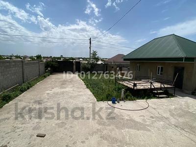 Отдельный дом · 4 комнаты · 130 м² · 8 сот., мкр Бозарык — Напротив супермаркет Жаналық за 250 000 ₸ в Шымкенте, Абайский р-н