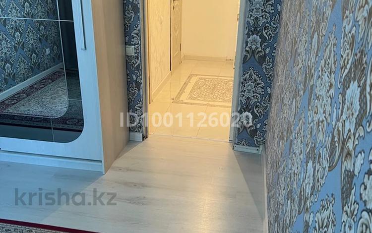 2-бөлмелі пәтер · 69 м² · 4/5 қабат, мкр. Алтын орда, Алтын орда ш/а. 338 — Сымбат мектеп 63 мектеп касында, бағасы: 25 млн ₸ в Актобе — фото 2