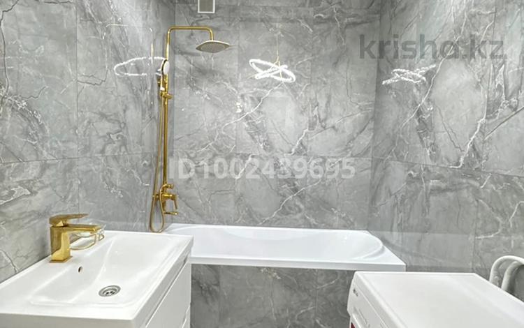 3-комнатная квартира · 70 м² · 5/10 этаж, 15 мкрн за 37 млн 〒 в Семее — фото 2