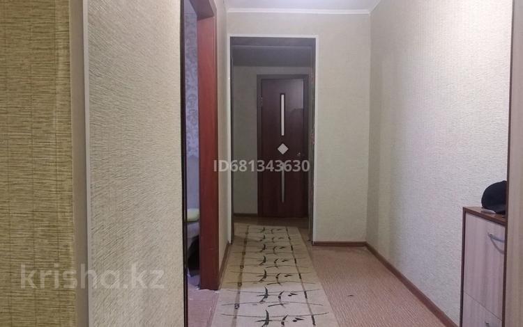 3-комнатная квартира, 69 м², 10/10 этаж, Майры за 28 млн 〒 в Павлодаре — фото 2