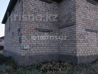 Үйдің бір бөлігі · 8 бөлме · 350 м² · 10 сот., жилой массив Бауырластар, Шынгыс аитматов 74, бағасы: 20 млн ₸ в Актобе