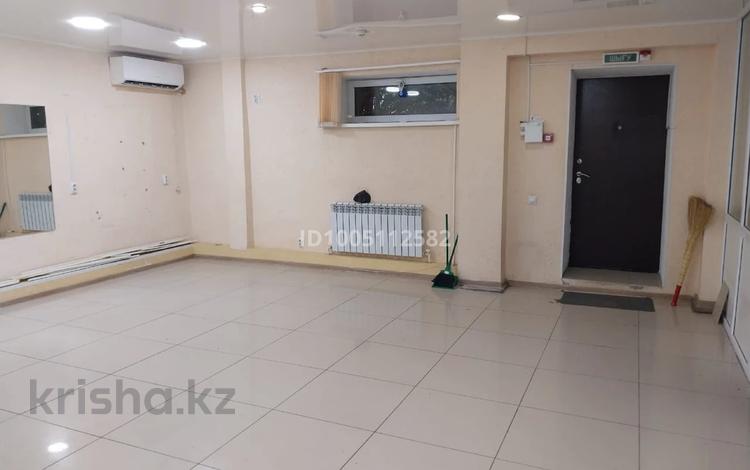 Свободное назначение, офисы, магазины и бутики, склады, салоны красоты, кабинеты и рабочие места, студии · 113 м² за 200 000 〒 в Уральске — фото 2