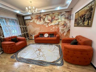 Аренда домов или дач посуточно в Алматы: Дом · 8 комнат · 450 м², 2-я улица Зои Космодемьянской д.134 за 120 000 〒 Дом · 8 комнат · 450 м², 2-я улица Зои Космодемьянской д.134 за 120 000 〒 в Алматы, Медеуский р-н