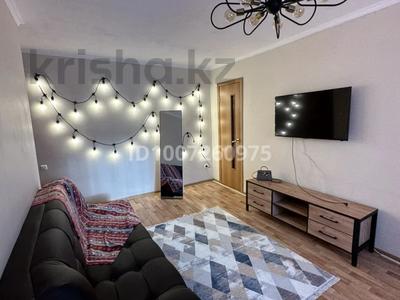 1-бөлмелі пәтер · 40 м² · 2/5 қабат, Жаңа қала ш/а., Бухар Жырау 44, бағасы: 10 000 ₸ в Караганде, Казыбек би р-н