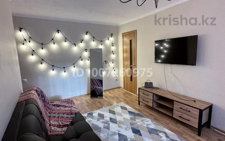 1-бөлмелі пәтер · 40 м² · 2/5 қабат, Жаңа қала ш/а., Бухар Жырау 44, бағасы: 10 000 ₸ в Караганде, Казыбек би р-н — фото 2