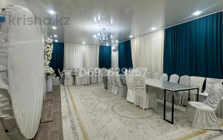 Дом · 5 комнат · 240 м², мкр Жана Орда, Достык 40/1 за 60 000 〒 в Уральске — фото 9