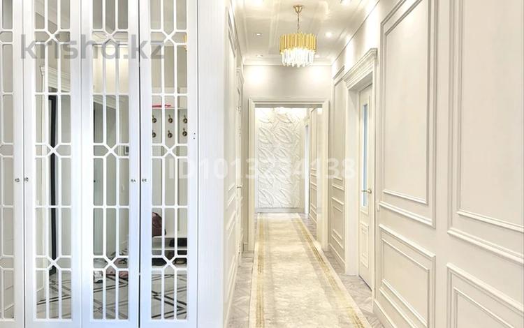 4-комнатная квартира · 148 м² · 8/9 этаж, Алихана Бокейханова 11 за 113 млн ₸ в Астане, Есильский р-н — фото 2