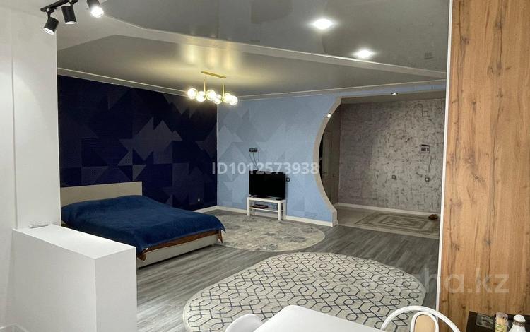 1-комнатная квартира · 57 м² · 6/6 этаж, ЖК Тан Самалы 6А за 25 млн ₸ в Атырау, мкр Авангард-2 — фото 2