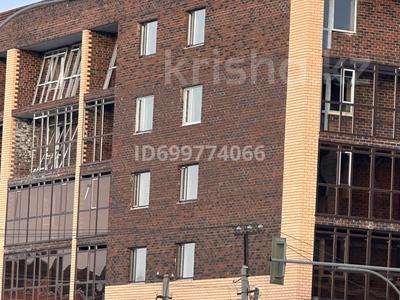 Пәтерлер в Акмолинской обл.: 1-бөлмелі пәтер · 40 м² · 5/5 қабат, Габдулина — Президентская школа, бағасы: 12.5 млн 〒 1-бөлмелі пәтер · 40 м² · 5/5 қабат, Габдулина — Президентская школа, бағасы: 12.5 млн 〒 в Кокшетау
