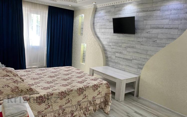 1-бөлмелі пәтер · 45 м² · 3/9 қабат, Площадь Аль-Фараби 1а, бағасы: 2 000 ₸ в Шымкенте, Аль-Фарабийский р-н — фото 2