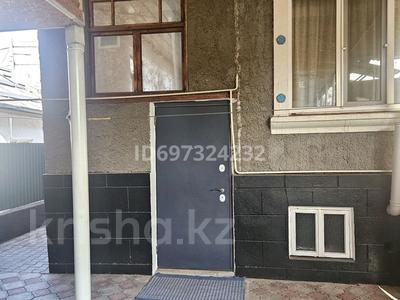 Отдельный дом • 4 комнаты • 160 м² • помесячно, мкр Достык — Маната за 400 000 〒 в Алматы, Ауэзовский р-н