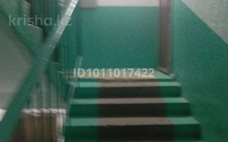 1-бөлмелі пәтер · 36 м² · 4/5 қабат, Мкр. талас 87 — Микрорайон Талас 26 дом 46 кв рядом школа садик поликлиника базарчик, бағасы: 8 млн 〒 в Таразе — фото 2