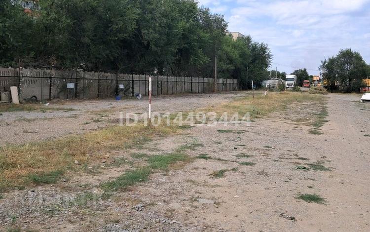 Паркинг · 2500 м² · мкр Жилгородок, Мкр Жилгородок Тургенева 48а за 300 000 ₸ в Актобе — фото 2