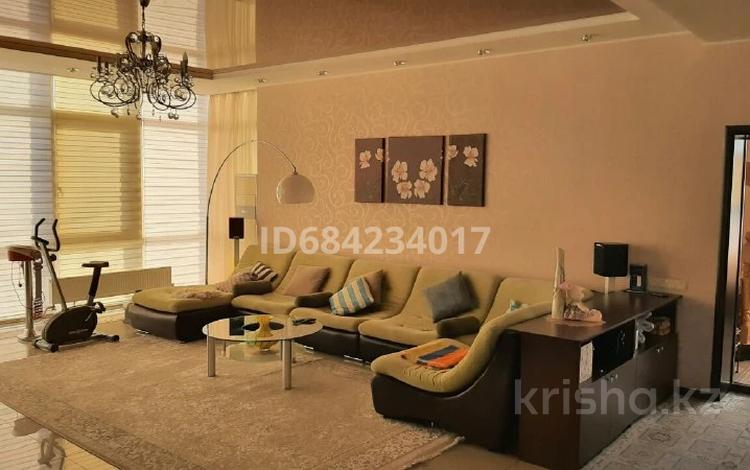 8-комнатная квартира · 360 м² · 5/6 этаж, Масина за 170 млн ₸ в Уральске — фото 2