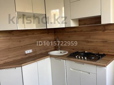 2-бөлмелі пәтер · 45 м² · 4/5 қабат, Абая 54/1 — магазин Денвик, бағасы: 13.5 млн ₸ в Уральске