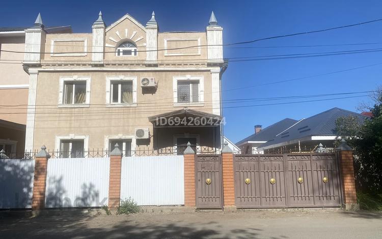 Жеке үй · 4 бөлме · 265.7 м² · 3 сот., Аманжолова 84, бағасы: 100 млн ₸ в Уральске, мкр Школьник — фото 2