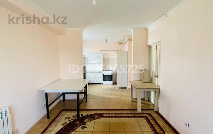 3-комнатная квартира · 69 м² · 1/9 этаж, мкр Астана 92 за 150 000 ₸ в Шымкенте, Каратауский р-н — фото 2