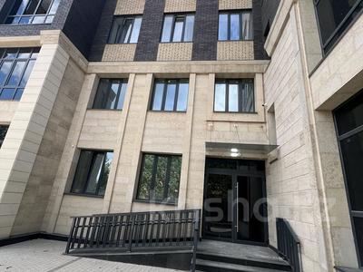 3-комнатная квартира · 99 м² · 1/4 этаж, Крылова 58а за 42.7 млн ₸ в Караганде, Казыбек би р-н
