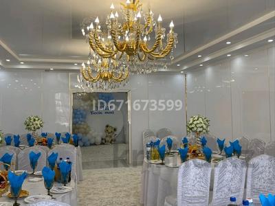 Дом · 15 комнат · 650 м², Балкантау 209 за 120 000 ₸ в Астане, Алматы р-н