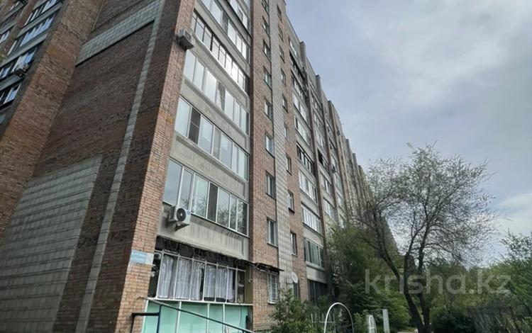 3-бөлмелі пәтер · 65 м² · 4/10 қабат, Красина 14а, бағасы: 32 млн ₸ в Усть-Каменогорске — фото 23