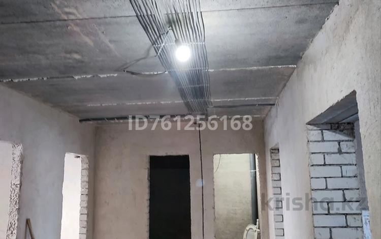 3-комнатная квартира · 90 м² · 5/5 этаж, мкр. Зачаганск пгт, Мүнкей ұлы — Находится возле ресторана ЕРАЛЫ за 22 млн ₸ в Уральске — фото 11