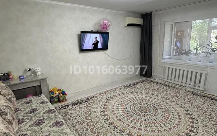 2-бөлмелі пәтер · 50 м² · 1/5 қабат, 4 ш/а 1/1 — Джамбула, бағасы: 16.5 млн ₸ в Уральске, мкр 4 — фото 2
