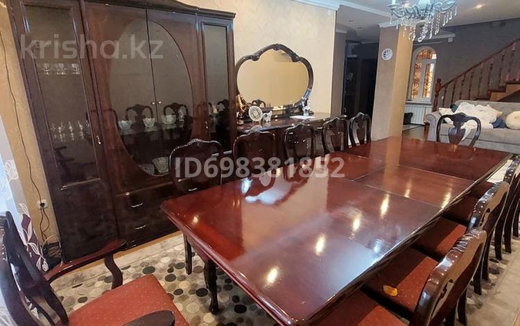 Дом · 4 комнаты · 200 м², Золотая осень 3 за 50 000 〒 в Актобе, жилой массив Заречный-2 — фото 11