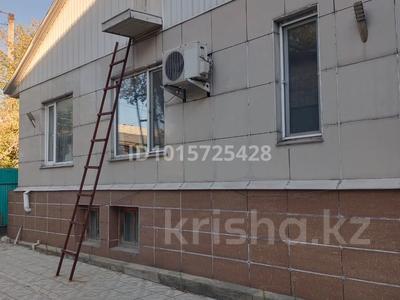 Дом · 5 комнат · 220 м², Кабанбай батыра за 50 000 ₸ в Семее