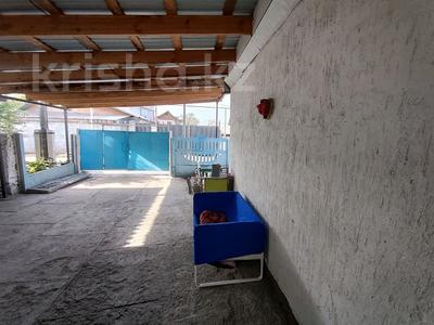 Продажа домов и дачи в Жетысу обл.: Отдельный дом · 5 комнат · 120 м² · 8 сот., Каркара 15 — Центральный рынок за 35 млн 〒 Отдельный дом · 5 комнат · 120 м² · 8 сот., Каркара 15 — Центральный рынок за 35 млн 〒 в Талдыкоргане