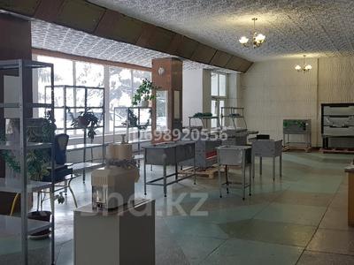 Свободное назначение, офисы, магазины и бутики, склады, азс, автосервисы и автомойки, общепит, салоны красоты, сельское хозяйство, бани, гостиницы и зоны отдыха, медцентры и аптеки, образование, развлечения · 760 м² за 149 млн ₸ в Уральске
