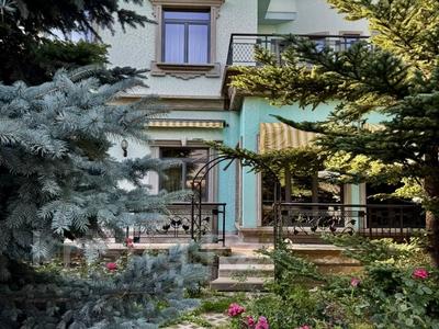 Отдельный дом · 15 комнат · 3200 м² · 25 сот., Достык 341 за 4.6 млрд 〒 в Алматы, Медеуский р-н
