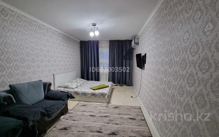 1-бөлмелі пәтер · 40 м² · 2/5 қабат, Площадь Альфараби 9 — Shymkent Plaza, бағасы: 2 000 ₸ в Шымкенте, Аль-Фарабийский р-н — фото 2