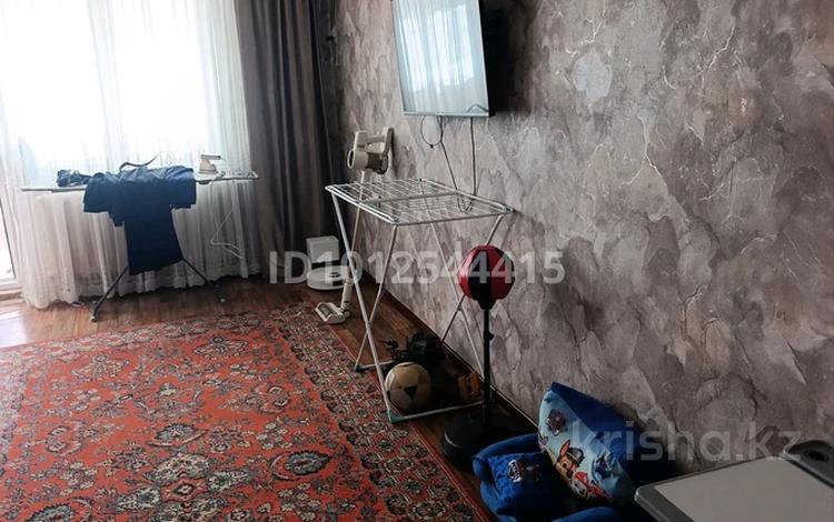 2-бөлмелі пәтер · 65 м² · 2/2 қабат, Алмабекова5/7 7 — Находится в центре ,авпека ,садик ,базар ,и .ТД., бағасы: 15 млн ₸ в Байдибек би — фото 2