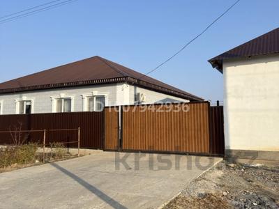 Отдельный дом · 5 комнат · 195 м² · 8 сот., мкр Аксай-2, 15 ул. 2 за 35 млн 〒 в Атырау